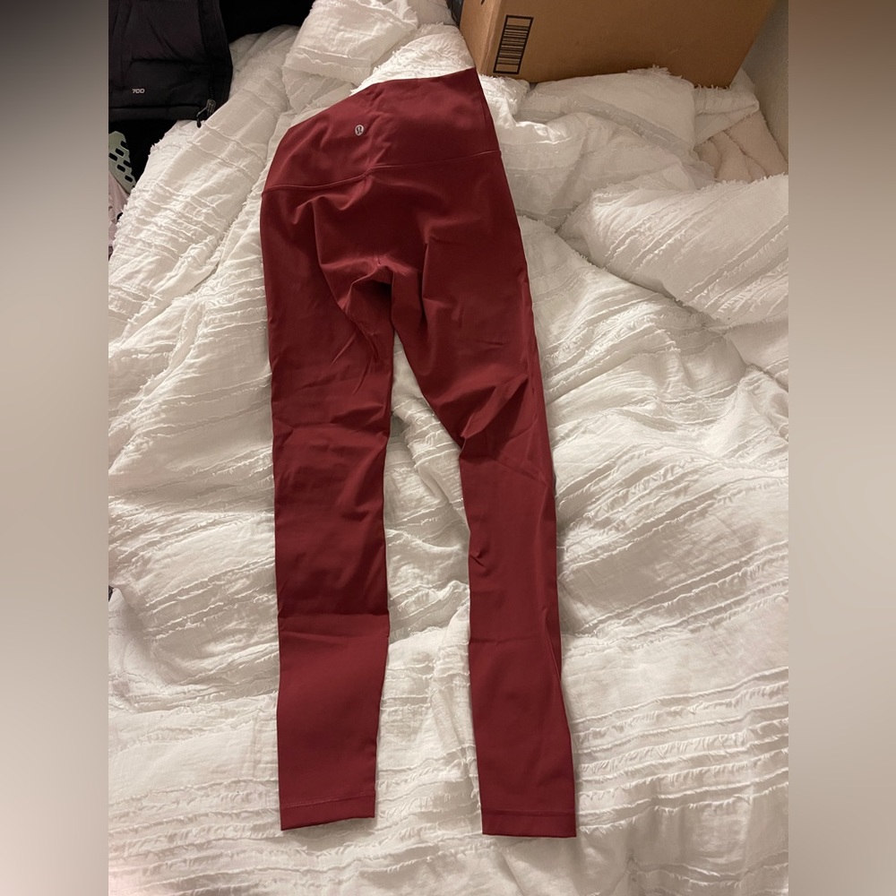 WORN ONCE Wunder Under High-Rise 28"
*Full-On Luxtreme Lululemon Leggings